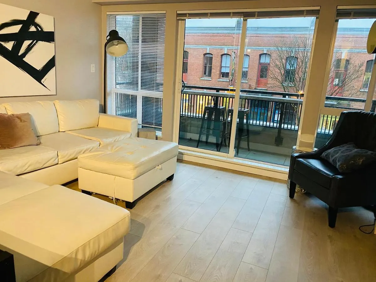 Downtown Heritage Condo With Parking Victoria Apartment